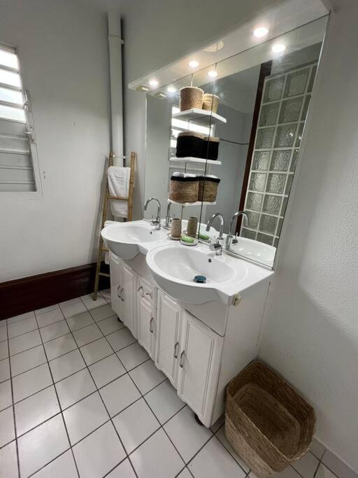 Appartement F4 Petit Bourg Zewnętrze zdjęcie
